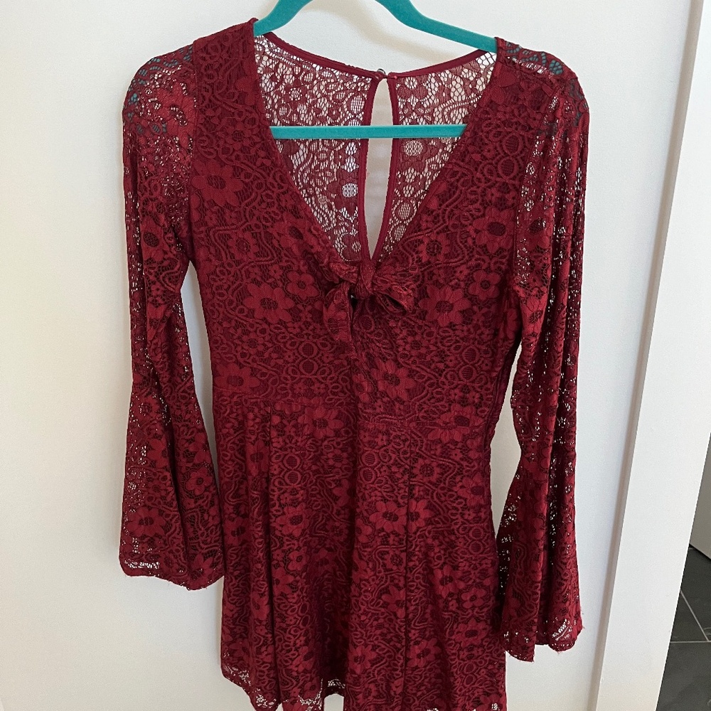 Hollister - Small Burgundy Lace minidress